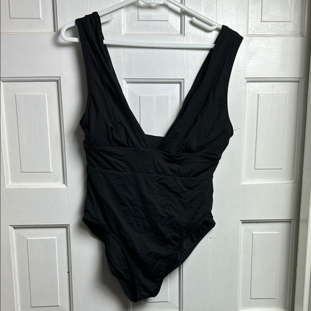 Andie Mykonos Plunge One-Piece Swimsuit Med Tall Black